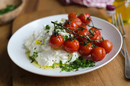 I Cavallini signature dishes Whipped Ricotta with Cherry TomatoesBucatiniFried Eel Toast